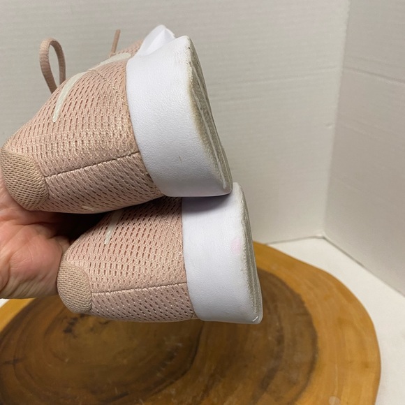 Nike Tanjun 812655 Soft Pink Blush Sneakers - Picture 11 of 11